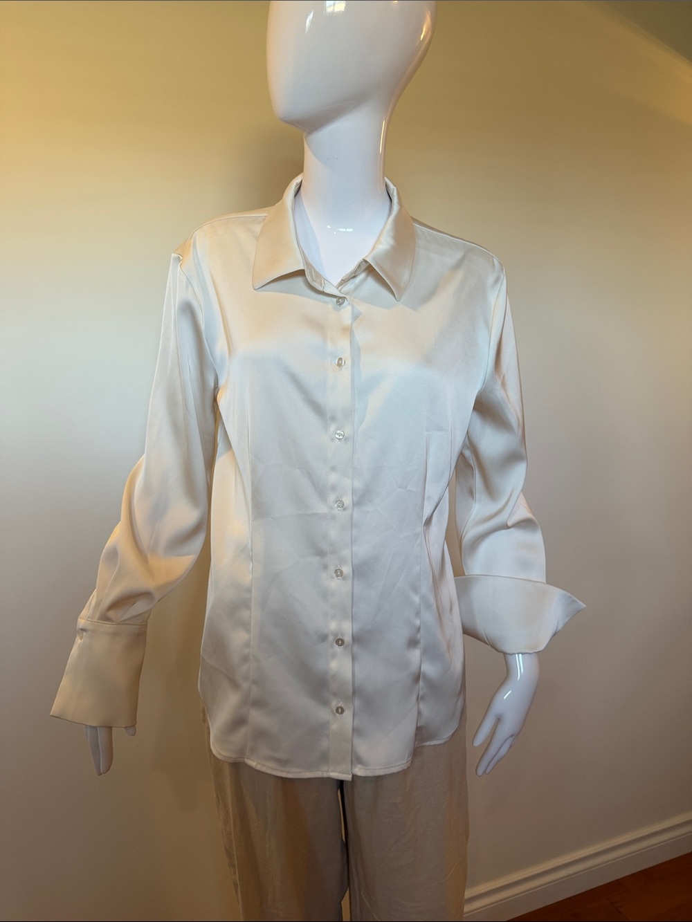 Dynamite Ivory Satin Button Down Blouse Shirt Medium